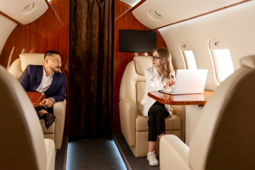 「時間就是金錢，用最便捷的方式飛行」